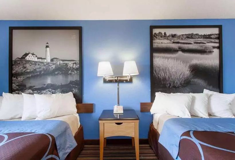 فندق على الطريق Super 8 By Wyndham Lewiston Auburn Area