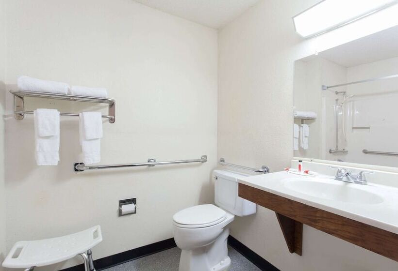 מוטל Super 8 By Wyndham Lewiston Auburn Area