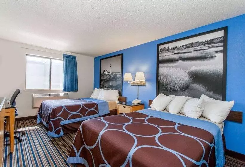 فندق على الطريق Super 8 By Wyndham Lewiston Auburn Area