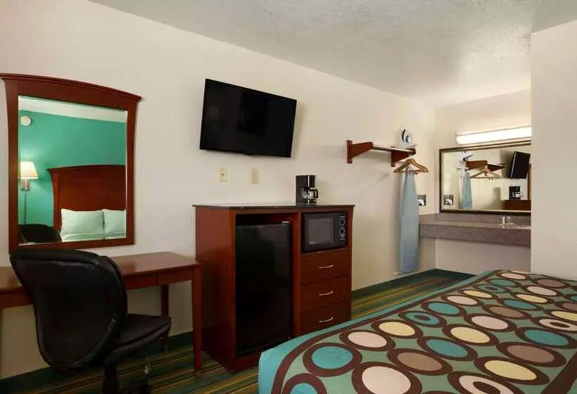 汽车旅馆 Super 8 By Wyndham Pleasanton