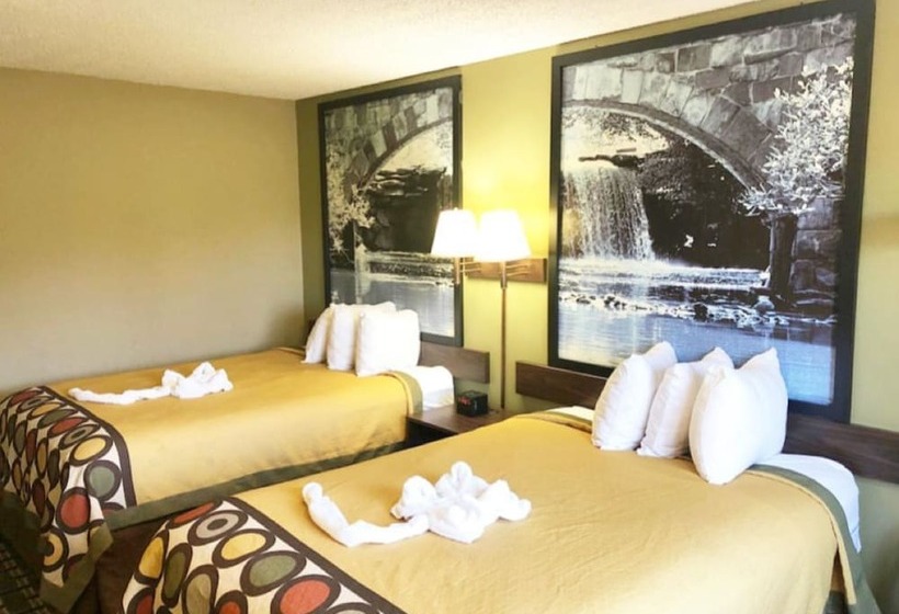 فندق على الطريق Super 8 By Wyndham Russellville