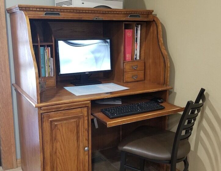 فندق على الطريق Super 8 By Wyndham St. James