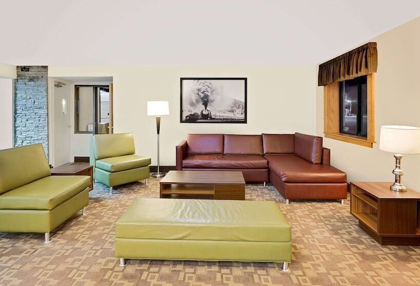 فندق على الطريق Super 8 By Wyndham St. James