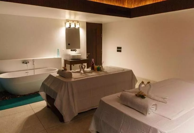 Hotelli Symphony Samudra Beachside Jungle Resort And Spa