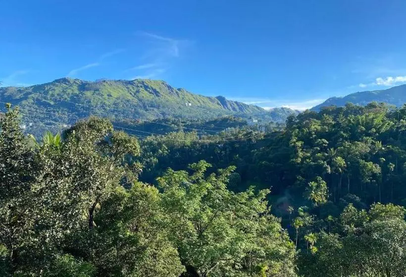 Bed and Breakfast Munnar Bnb