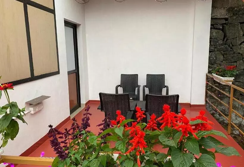 Bed and Breakfast Munnar Bnb