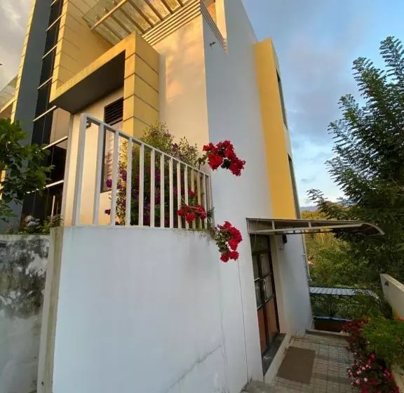 Bed and Breakfast Munnar Bnb