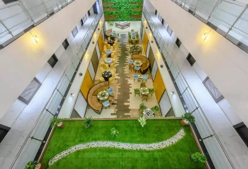 Hotelli Essentia Manipal Inn