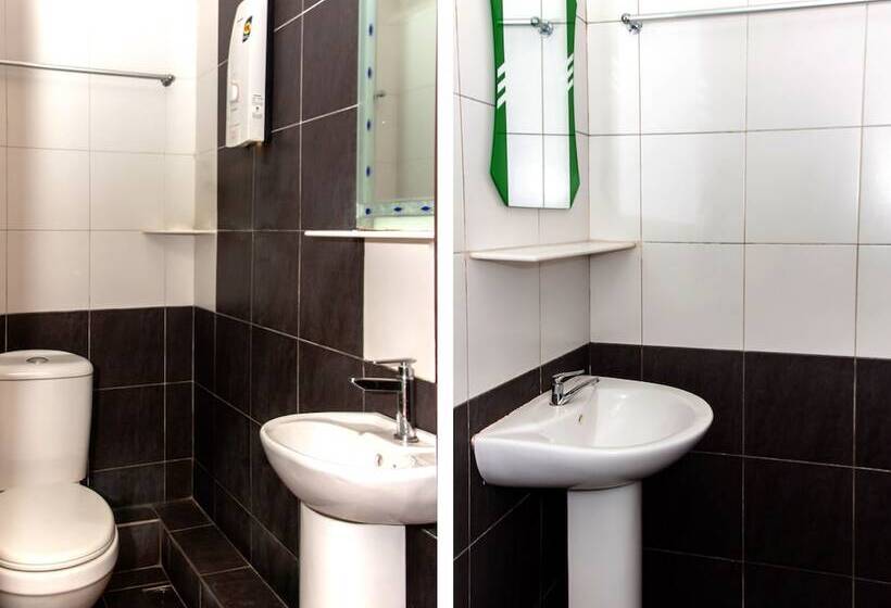 Otel Oyo 89851 Leila