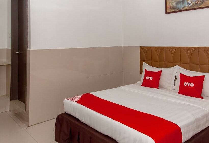 Otel Oyo 89851 Leila