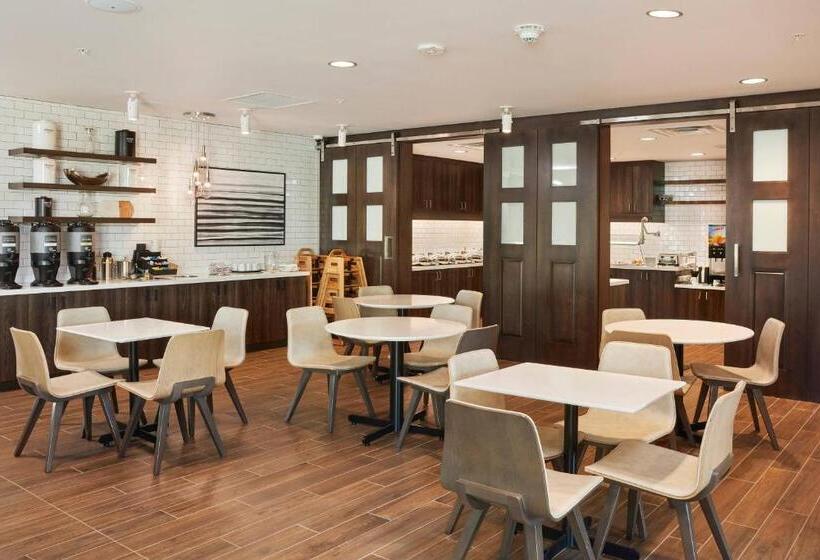 Отель Residence Inn Sacramento Davis