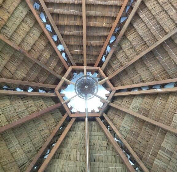 هاستل Little Nomads Eco Guesthouse