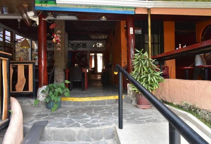 Costa Linda Art Hostel