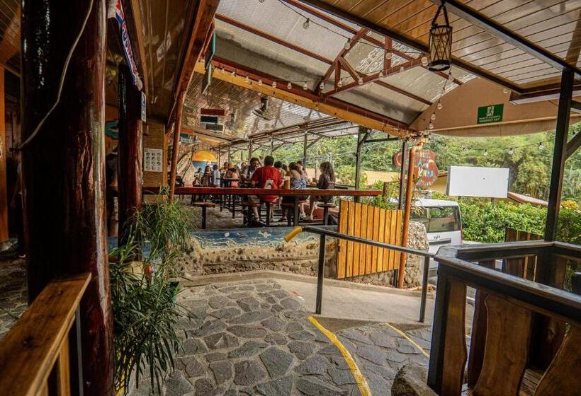 Costa Linda Art Hostel