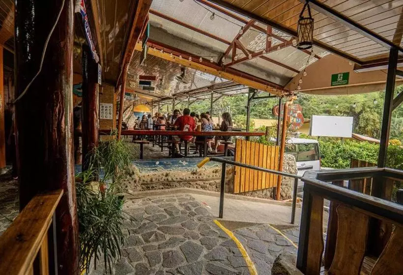 Costa Linda Art Hostel