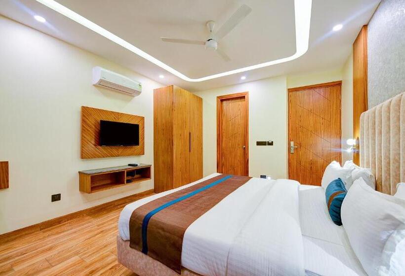 Fabhotel Soft Petals