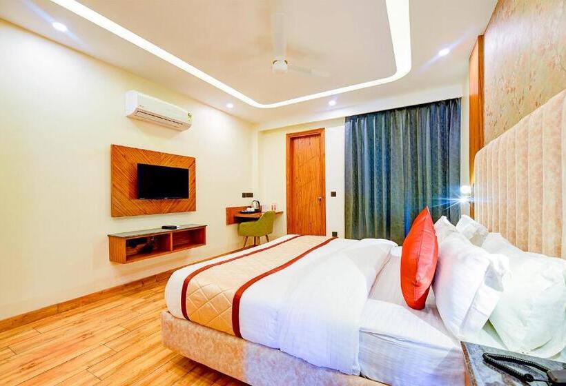 Fabhotel Soft Petals