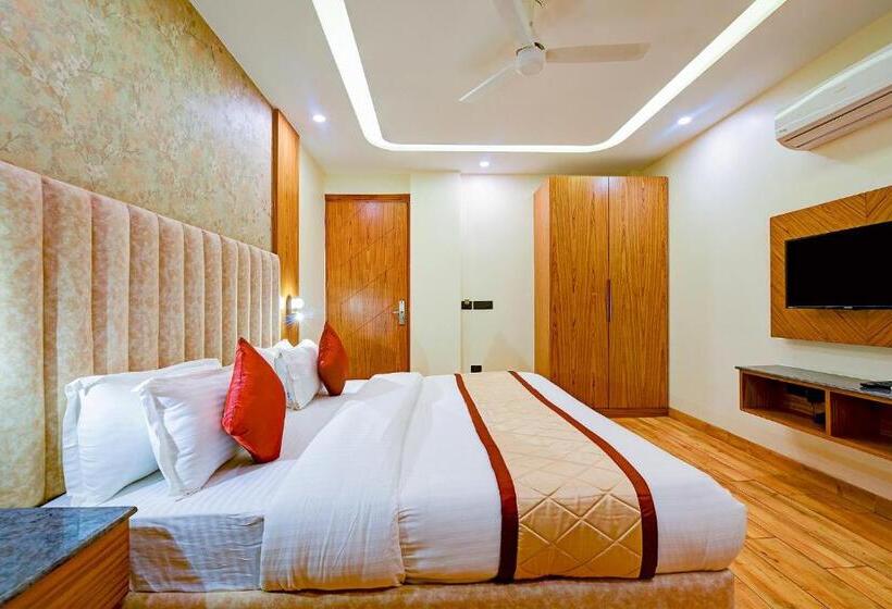 Fabhotel Soft Petals