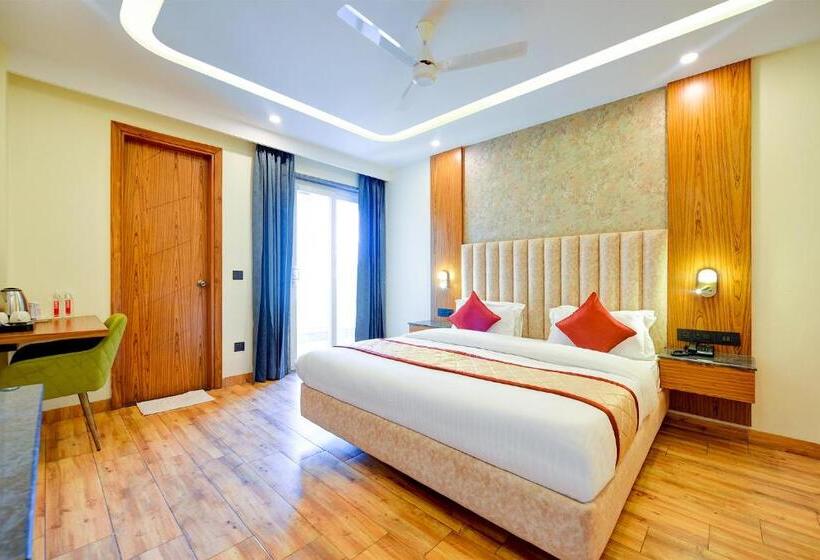 Fabhotel Soft Petals