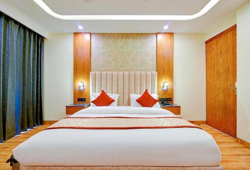 Fabhotel Soft Petals