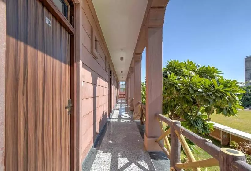 ホテル Capital O 68772 Kubergarh Resort