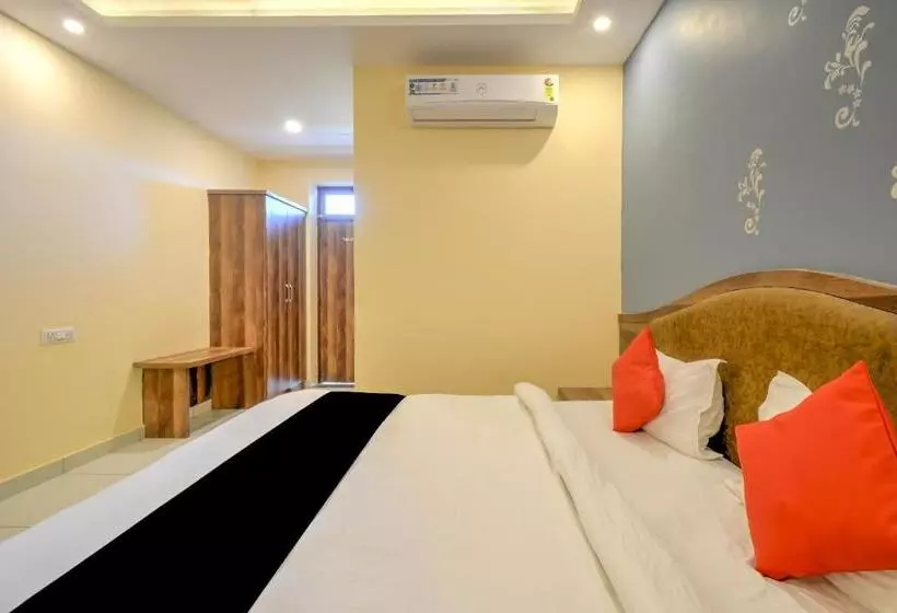 ホテル Capital O 68772 Kubergarh Resort