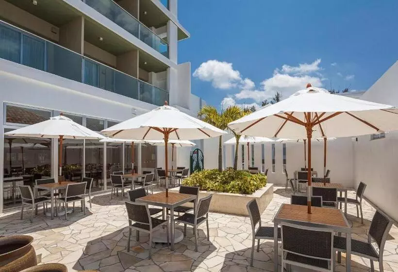 Hotelli Kariyushi Lch. Resort