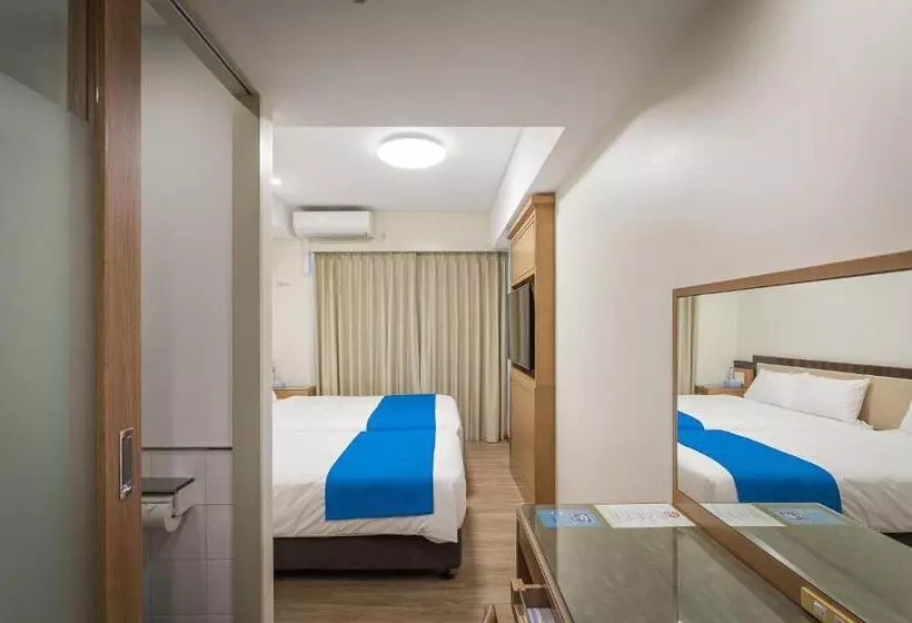 Hotelli Kariyushi Lch. Resort