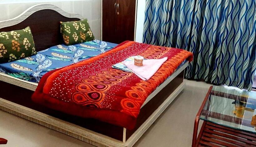 Hotel Qube House Bnb