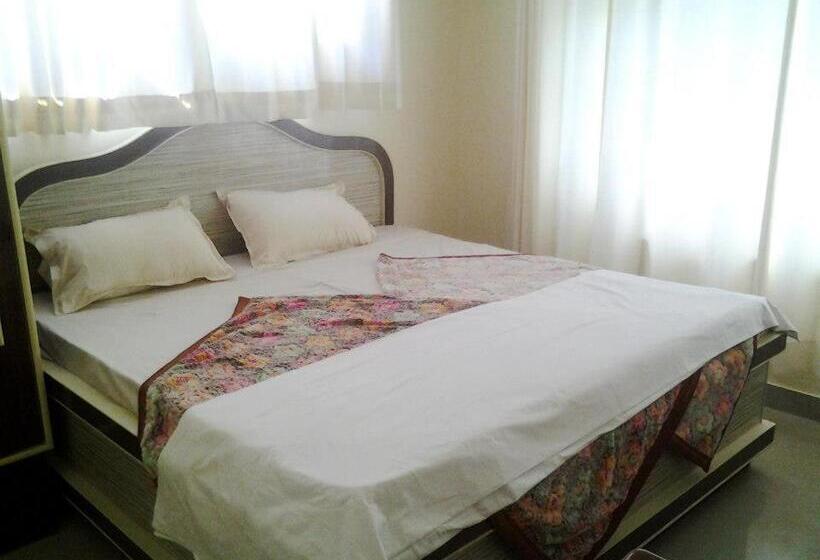 Hotel Qube House Bnb