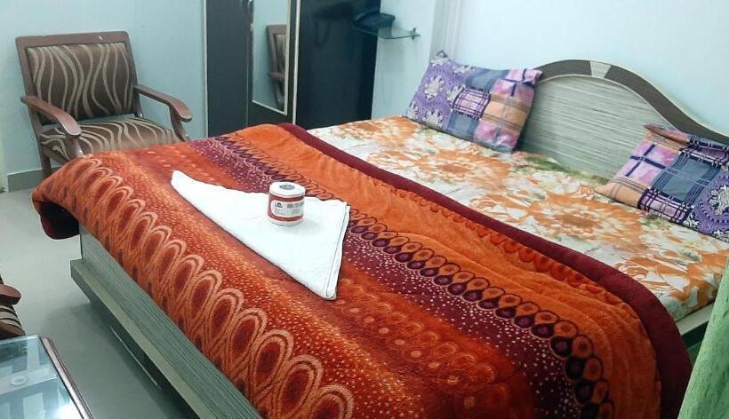 Hotel Qube House Bnb