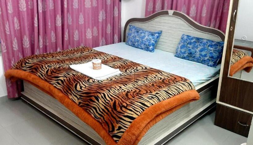 Hotel Qube House Bnb