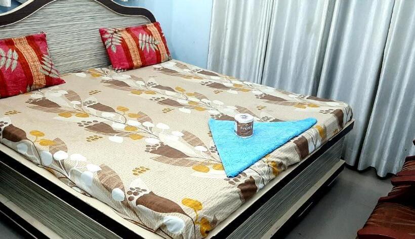 Hotel Qube House Bnb