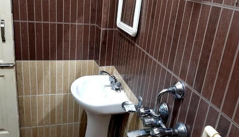 Hotel Qube House Bnb