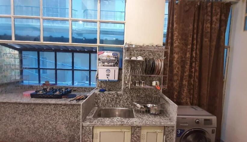 Hotel Qube House Bnb