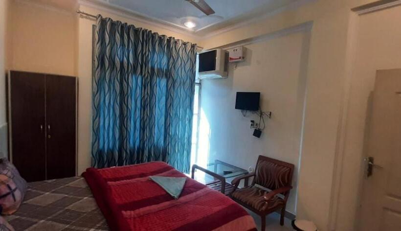 Hotel Qube House Bnb