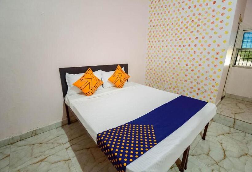 Spot On 66974 Hotel Shri Gurukripa