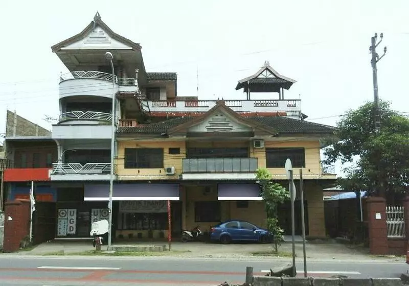 ホテル Transit 1 Makassar Redpartner