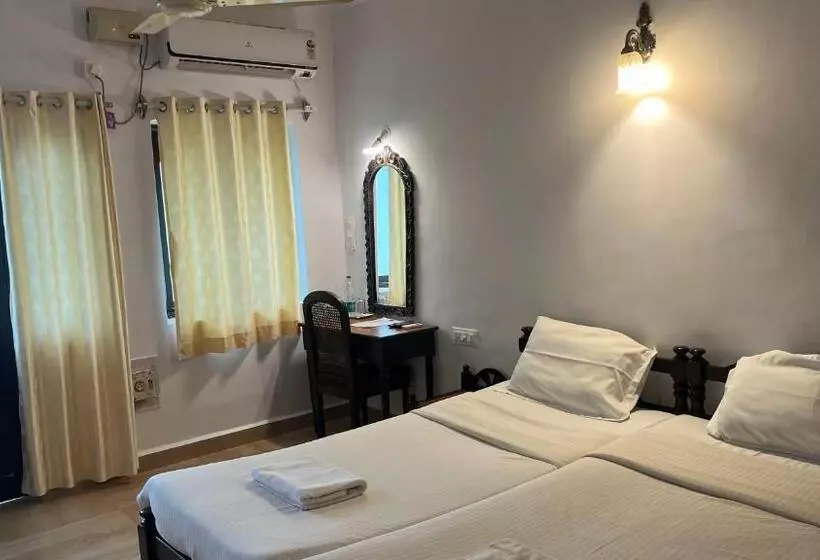 ペンション La Petite Guest House