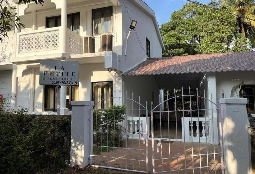ペンション La Petite Guest House