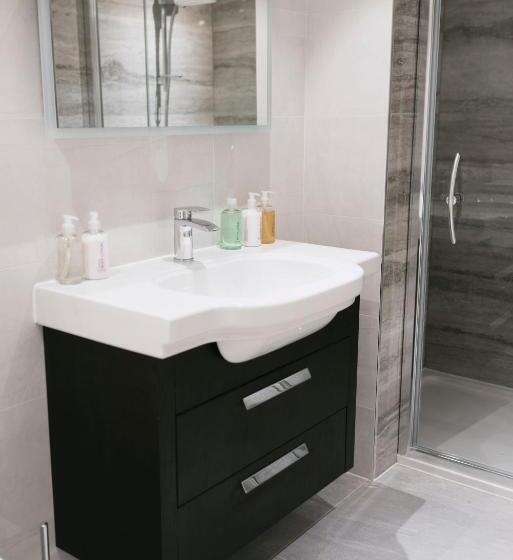 צימר Tuppenhurst Barn