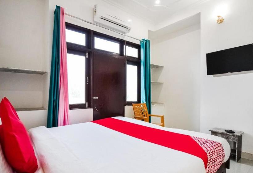 호텔 Oyo 65508 The Indraj House