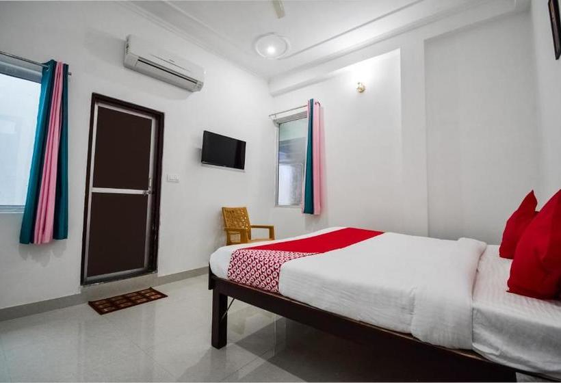호텔 Oyo 65508 The Indraj House