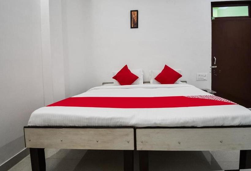 호텔 Oyo 65508 The Indraj House