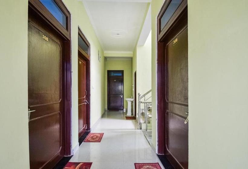 호텔 Oyo 65508 The Indraj House