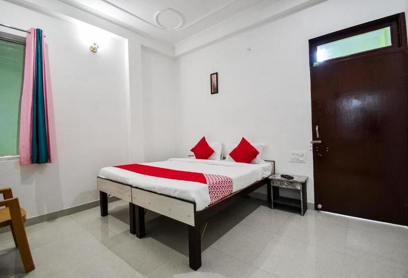 호텔 Oyo 65508 The Indraj House