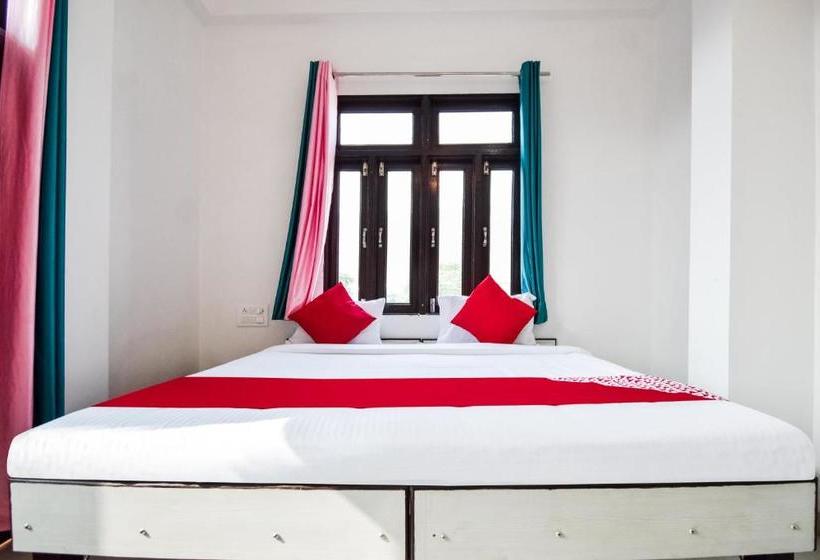 호텔 Oyo 65508 The Indraj House