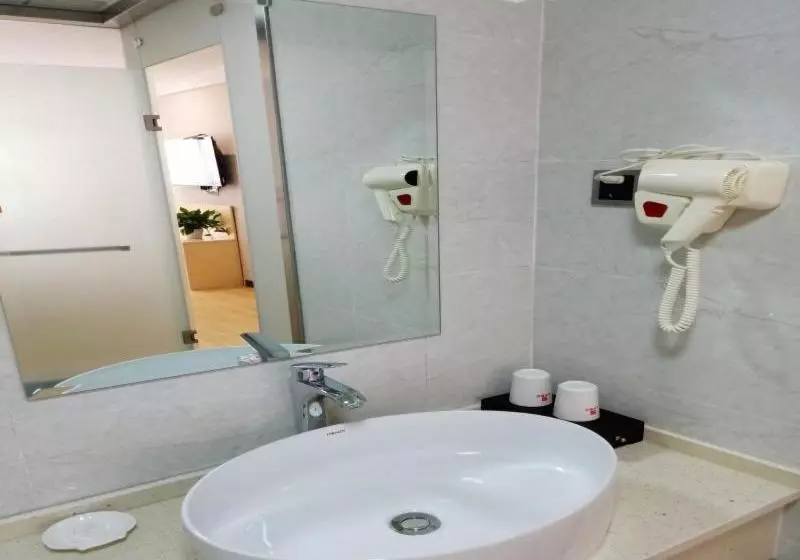 هتل Shell Huainan Second Middle School Xihuchuntian