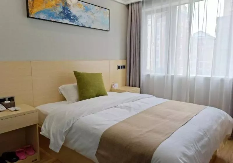 هتل Shell Huainan Second Middle School Xihuchuntian