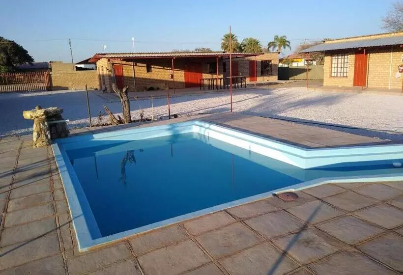 هتل Stop 'n Stay Otavi Rest Camp